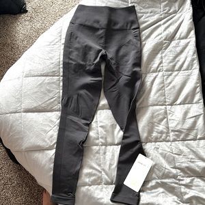 Brand new Lululemon leggings, tags still attached, squat proof.